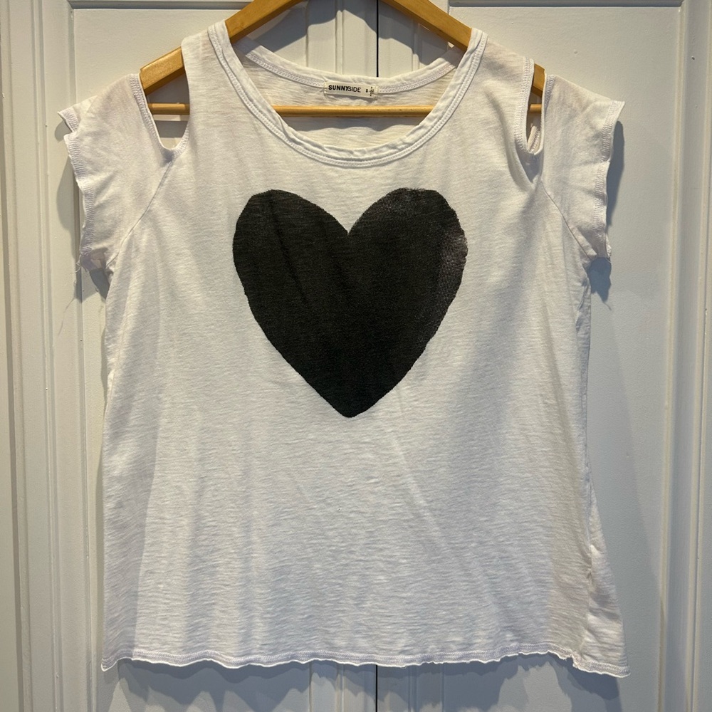 SUNNYSIDE brand. Super soft, White, cold shoulder Tee with Black Heart.